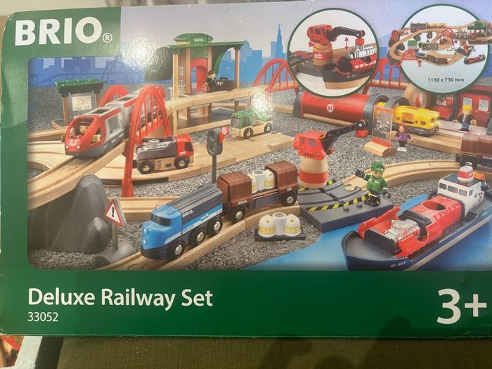 Brio Deluxe Train Railway Set with extra BRIO BT016 train