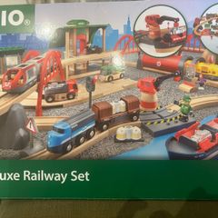 Brio Deluxe Train Railway Set with extra BRIO BT016 train