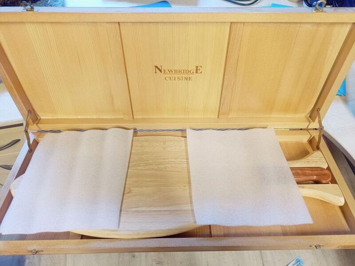 Newbridge Cuisine Salmon Carving Board & Knife Set