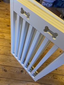 Freestanding, foldable dog gates