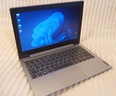 LENOVO Laptop windows 11 small and portable