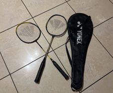 Air blade 2500 CARLTON Badminton Racket Set 2 Rackets + Yonex Carry Case