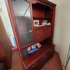 Rossmore Mahogany Display Cabinets Matching Pair Backlit