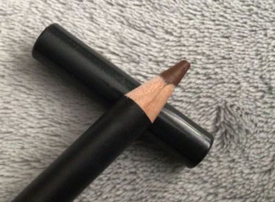 Mac lip pencil.