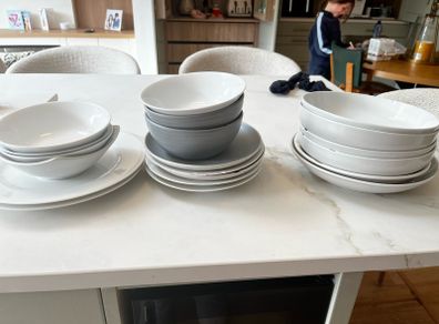 Plates/Bowls