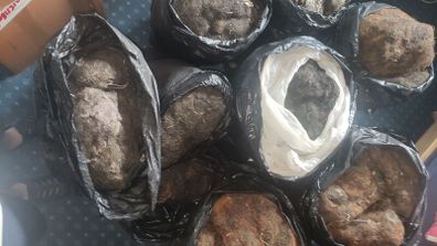 Description: Job lot of vintage horsehair and natural upholstery stuffing, split across 8.5 black bin bags.