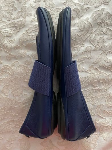 Camper Right Soft Leather Ballet Flats / Mary Jane Shoes - Size 40 - Like New