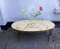 Vintage big oval onyx top coffee table on metal base
