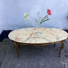 Vintage big oval onyx top coffee table on metal base