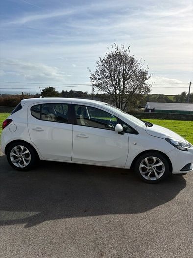 Opel Corsa 2016 1.4 Petrol 5DR