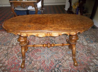 Table - Antique centre table