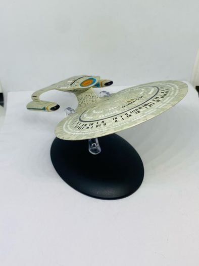 Star Trek USS Enterprise NCC - 1701 D