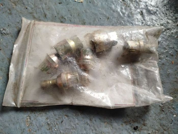 Tekno DB2 Anti-Theft Wheel Bolts and Nuts
