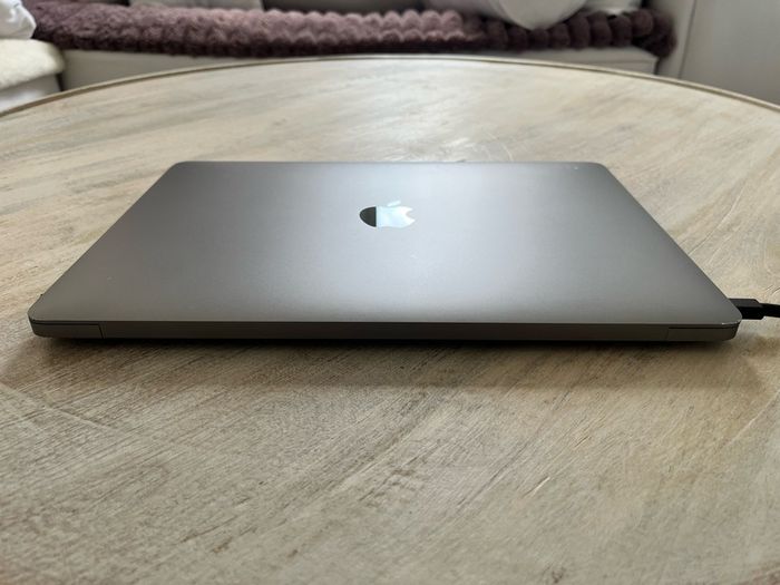 Apple Macbook Air 13" 2020 Intel I7 8gb 256gb