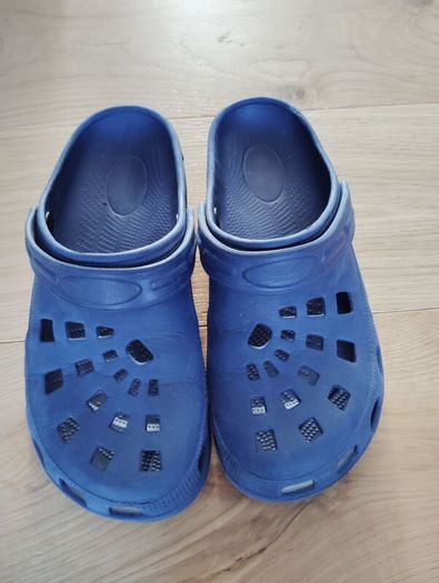 women sandals/garden shoes.Size 6/39