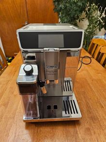 De'Longhi Primadonna Elite Experience Premium Coffee Machine
