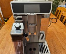 De'Longhi Primadonna Elite Experience Premium Coffee Machine