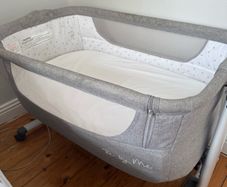 baby crib