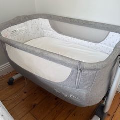 baby crib