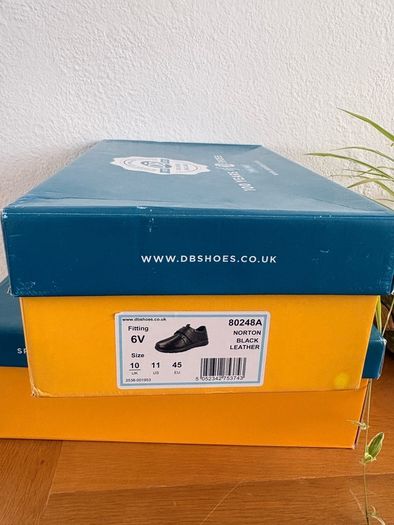 Mens shoes