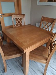 Table & chairs