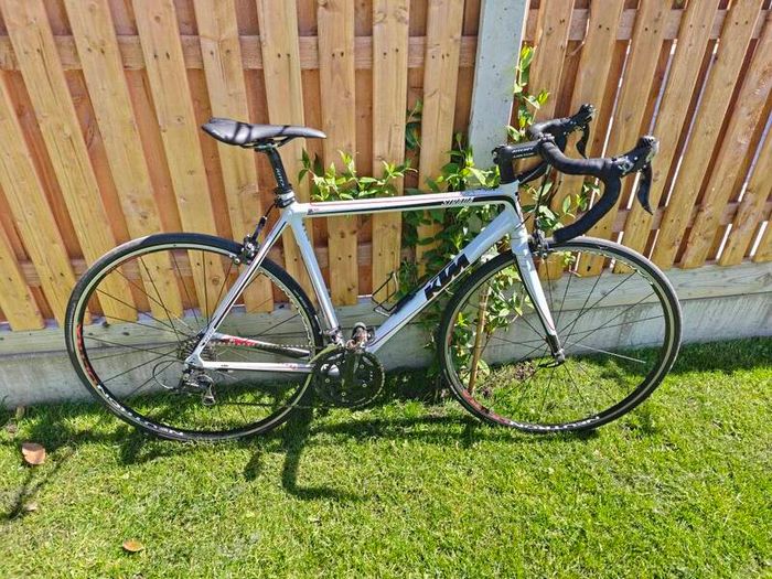KTM Strada 2000 Road Bike + Campagnolo Neutron Ultra Wheels