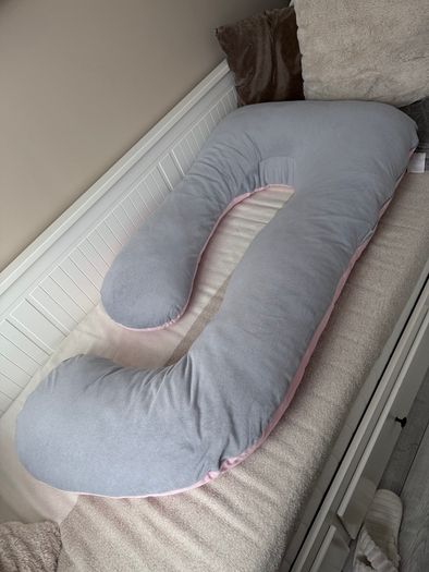 Pregnancy pillow
