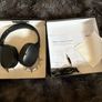 noise cancelling headphones Image 2