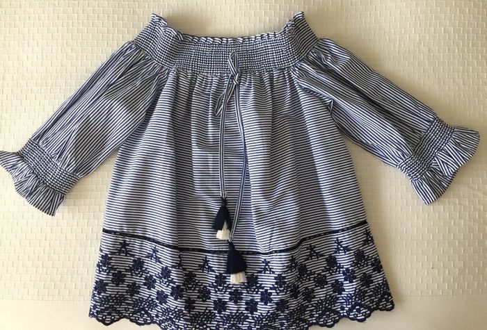 BRAND NEW Ladies Of the Shoulder Top: Size 8