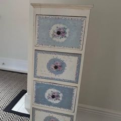 Tallboy dresser