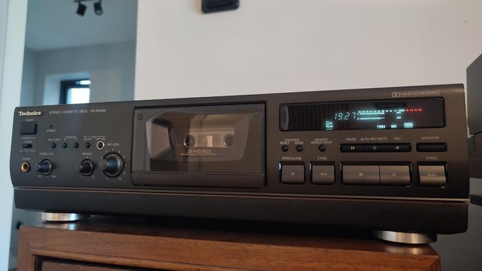 3 HEAD Technics RS-BX 646 tape deck. Like new, cleaned.