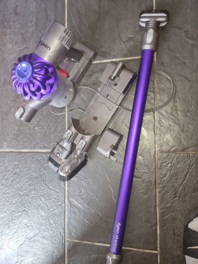 Dyson v6