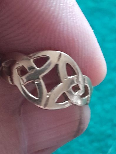 ladies 9ct gold ring