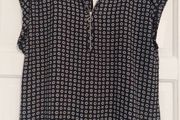 Blousology Top BNWT Postage Included