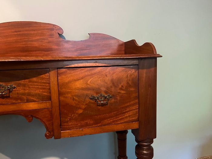 Antique William IV Mahogany Low Sideboard - Compact Size