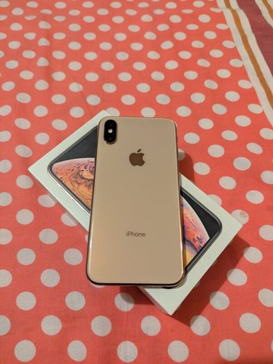 Apple iPhone XS 64GB  - Excellent condition - Complete Box + Accessories + Spigen Case