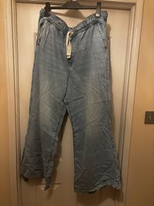 Wide leg jeans