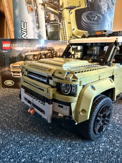 Lego Technic Land Rover Defender 42110 - Box and Manual included