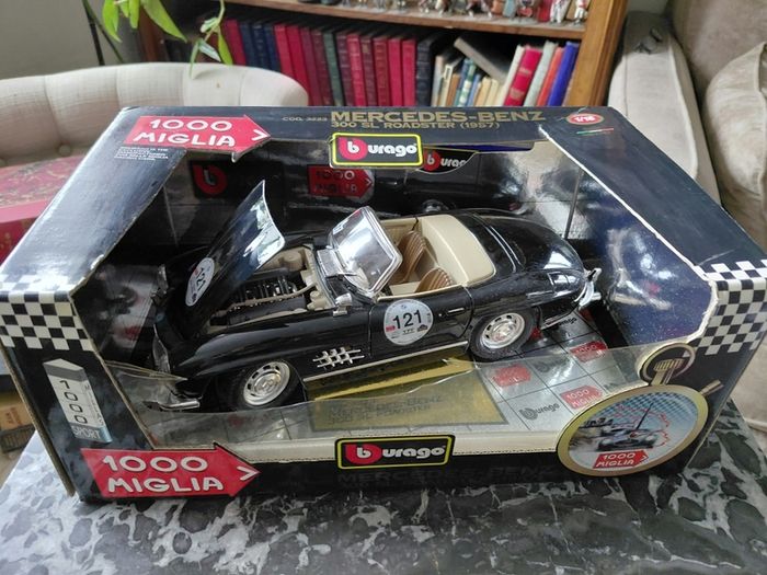 Burago Mercedes-Benz diecast model 1957 in box