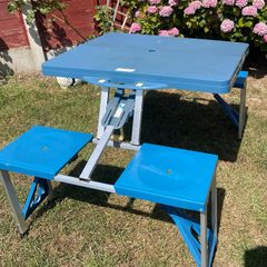 Folding Picnic Table with Four Seats
