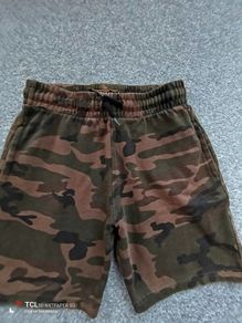 boy's shorts. Age 7/8.H128cm
