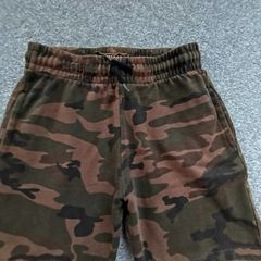 boy's shorts. Age 7/8.H128cm