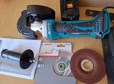 Makita Angle Grinder 18V Kit