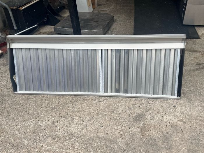 Extractor canopy for food truck