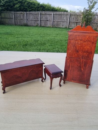 Miniature dolls house furniture set - 3 pieces
