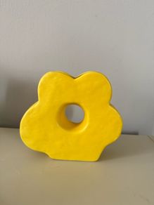 Daisy vase