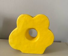 Daisy vase