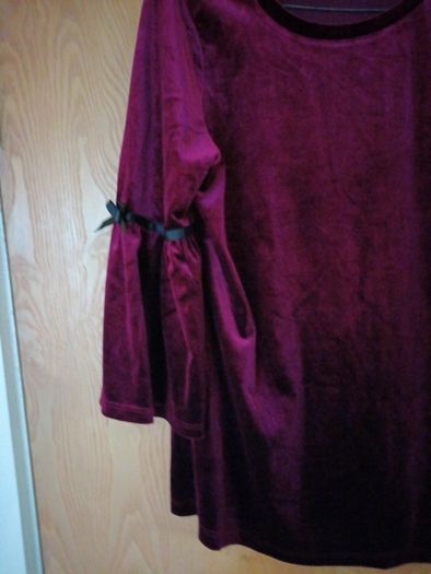 Rowan Avenue Wine  Velvet  Top. S. XL 14/16
