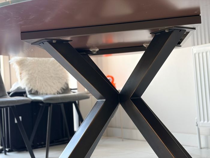 Dining Table round
