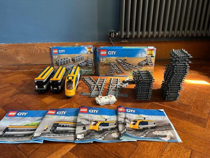 Lego City Train Set (60197) + extra track